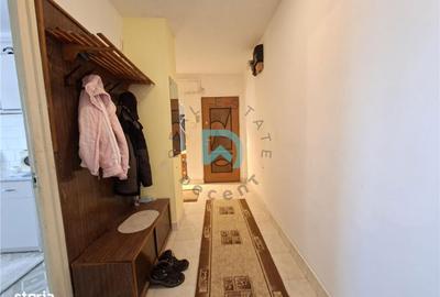 Apartament cu 3 camere decomandat în Florilor - 12
