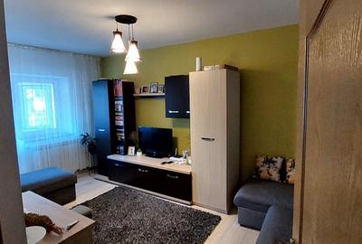 Apartament cu 3 camere decomandat în 1 Mai - 2