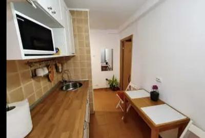 Garsonieră decomandată în Vitan