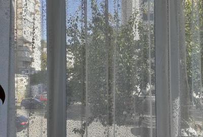 Apartament cu 3 camere decomandat în Exterior Vest