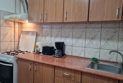 Apartament cu 3 camere decomandat în Rahova