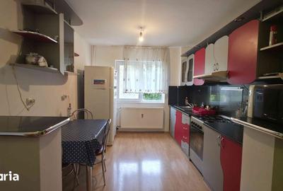 Apartament cu 3 camere semidecomandat în Rogerius - 9