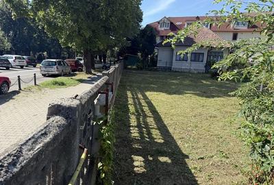 Casă cu 3 camere cu Teren 1000 Mp în Central