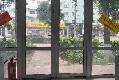 Spațiu comercial, de 55 mp, în Central - 7