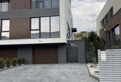 Duplex cu 4 camere cu Canalizare în Iris - 1