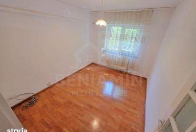 Apartament cu 3 camere decomandat în 1 Mai