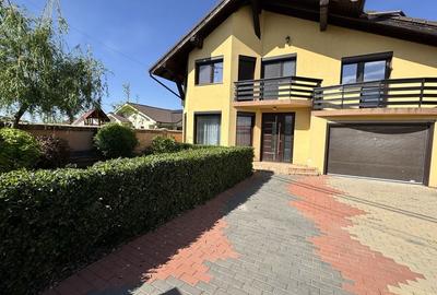 Casă cu 4 camere în Sântandrei