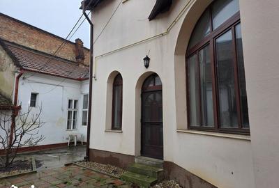 Casă cu 5 camere cu Teren 220 Mp în Orașul Nou - 2