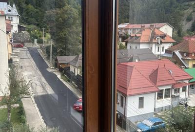 Apartament cu 2 camere decomandat, mobilat în Cezar Petrescu