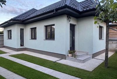 Casă cu 3 camere cu Teren 500 Mp în Letea