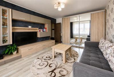 Apartament cu 2 camere decomandat, mobilat în Exterior Vest
