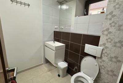 Casă individuală cu 4 camere cu Canalizare în Ultracentral