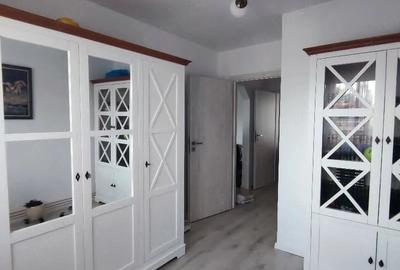 Apartament cu 3 camere decomandat în Grigorescu