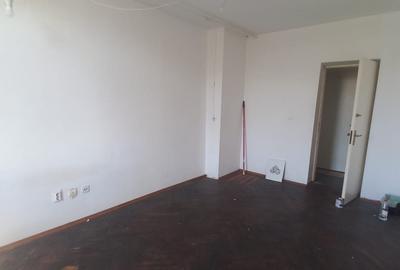 Apartament cu 3 camere semidecomandat în Calea Victoriei - 2