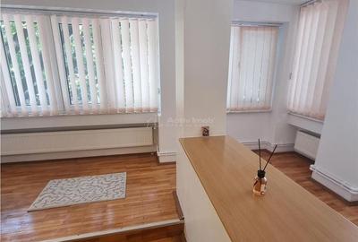 Apartament cu 3 camere decomandat în Central - 3