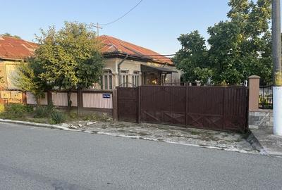 Casă cu 3 camere în Central