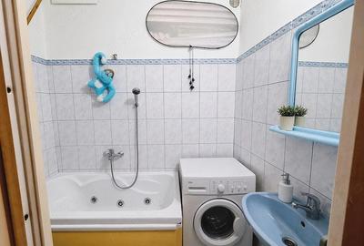 Apartament cu 3 camere decomandat în Ultracentral