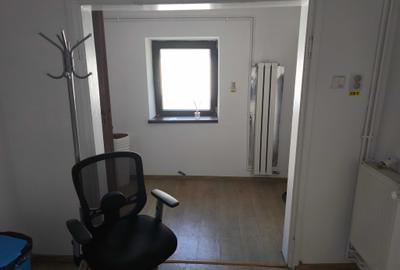 Casă cu 3 camere cu Teren 181 Mp în Exterior Vest