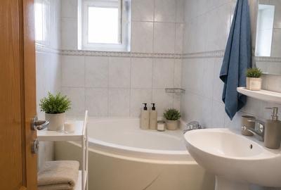 Apartament cu 3 camere decomandat în Drumul Taberei