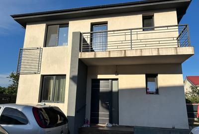 Casă individuală cu 5 camere cu Canalizare în Lumina