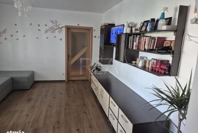 Apartament cu 3 camere semidecomandat în Colentina