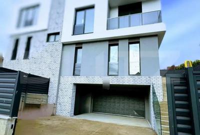 Casă cu 5 camere cu Teren 280 Mp în Borhanci