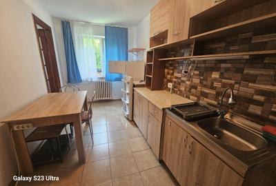 Apartament cu 2 camere semidecomandat în Lunei