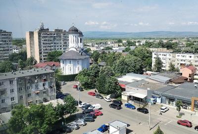 Apartament cu 2 camere semidecomandat în Micro 14 - 1