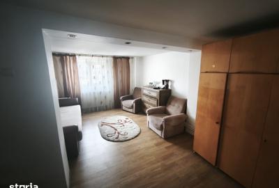 Casă cu 3 camere cu Teren 210 Mp în Est