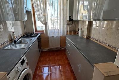 Apartament cu 2 camere decomandat în Precista