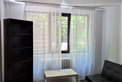 Garsonieră decomandată în Brâncoveanu