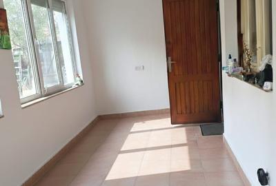 Casă cu 4 camere cu Teren 1000 Mp în Central