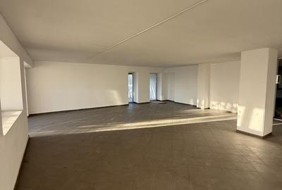 Spațiu comercial, de 140 mp, în 1 Mai