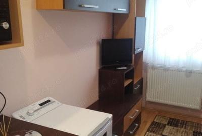 Garsonieră decomandată în Rogerius