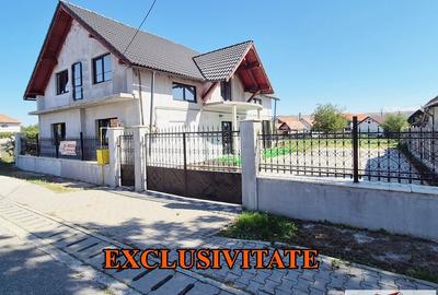 Casă individuală cu 2 camere cu Canalizare în Est