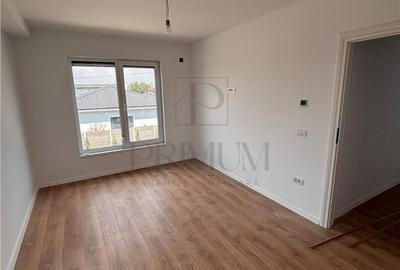 Casă cu 5 camere cu Teren 301 Mp în Central
