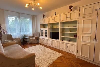 Apartament cu 3 camere decomandat, mobilat în Decebal
