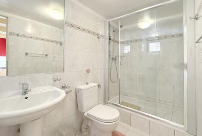 Apartament cu 4 camere decomandat, mobilat în Central - 3