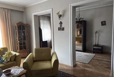 Casă cu 6 camere cu Canalizare în Calea Turzii - 1