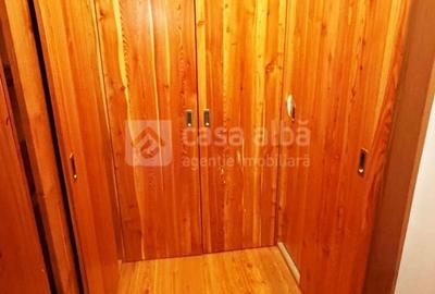 Apartament cu 3 camere decomandat, mobilat în Piața Unirii
