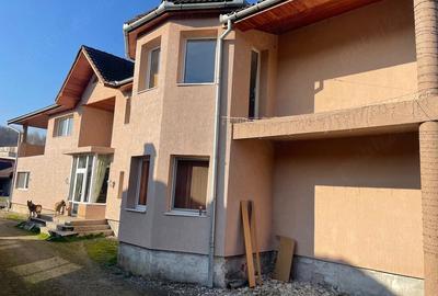 Casă cu 4 camere cu Teren 600 Mp în Vața de Jos - 3