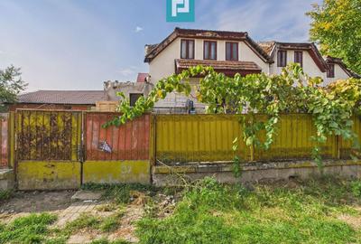 Casă individuală cu 4 camere cu Canalizare în Plopi