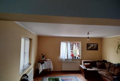 Casă individuală cu 4 camere cu Canalizare în Sud-Est - 2