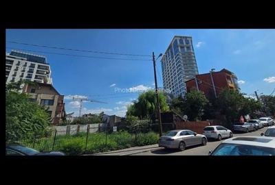 Spațiu comercial, de 405 mp, în Tei