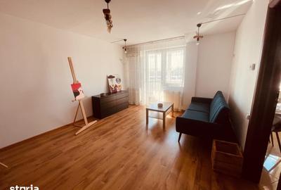 Apartament cu 3 camere în Apărătorii Patriei