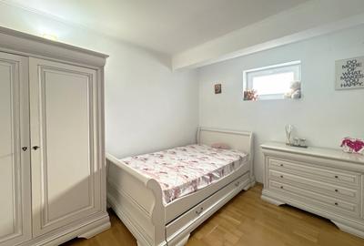 Apartament cu 3 camere semidecomandat în Central - 9