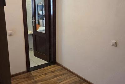 Apartament cu 3 camere decomandat în Ciurea