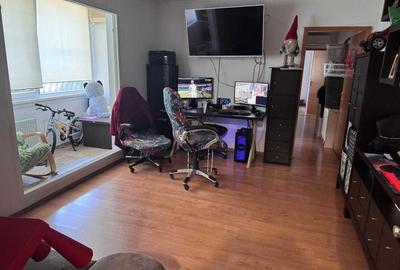 Apartament cu 3 camere nedecomandat în Titan