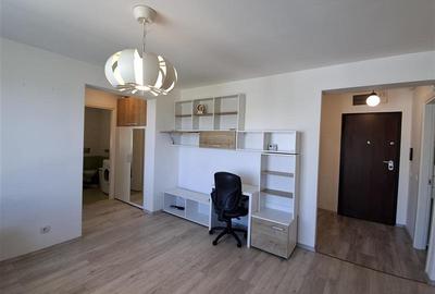 Apartament cu 2 camere semidecomandat, mobilat în Tractorul - 15