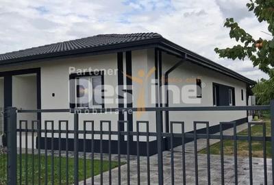 Casă cu 3 camere cu Teren 140 Mp în Sânmihaiu Român